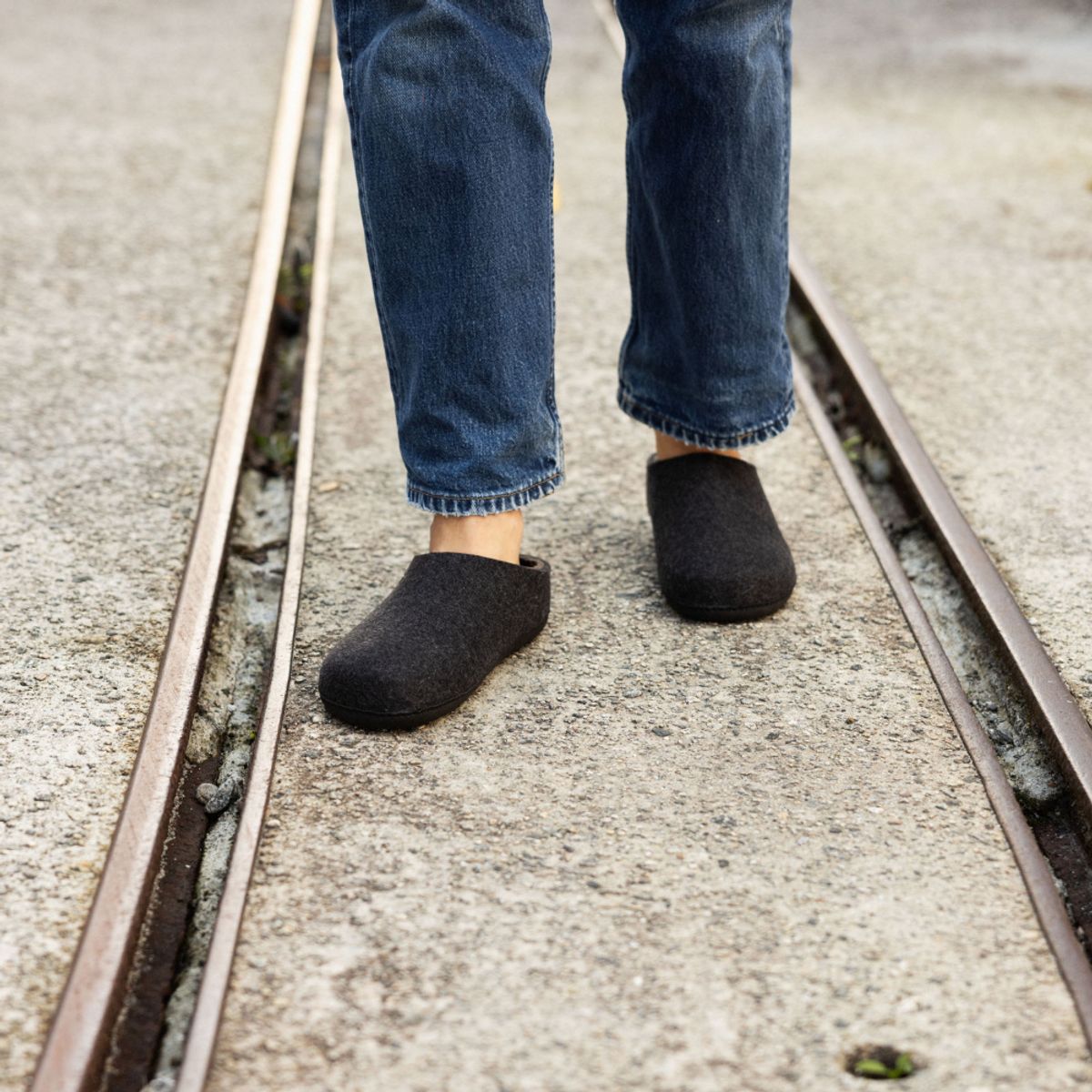 Baatar Rough - Charcoal